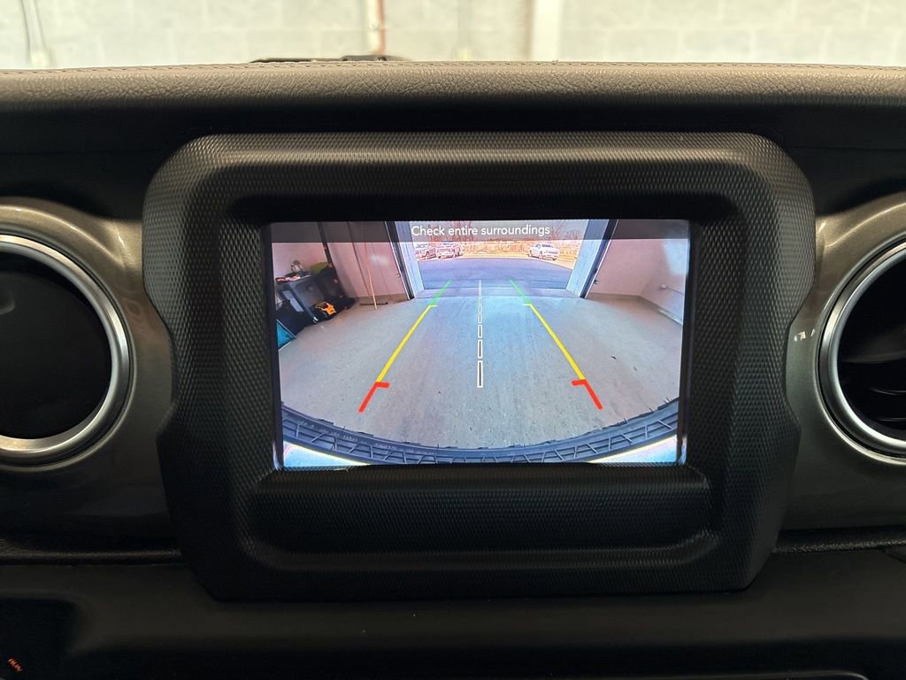 Used 2019 Jeep Wrangler Unlimited Sahara w/ Cold Weather Group image 30