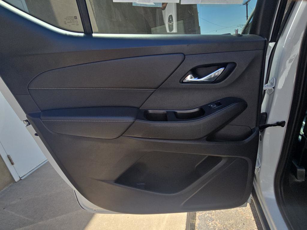 Used 2023 Chevrolet Traverse Premier image 33