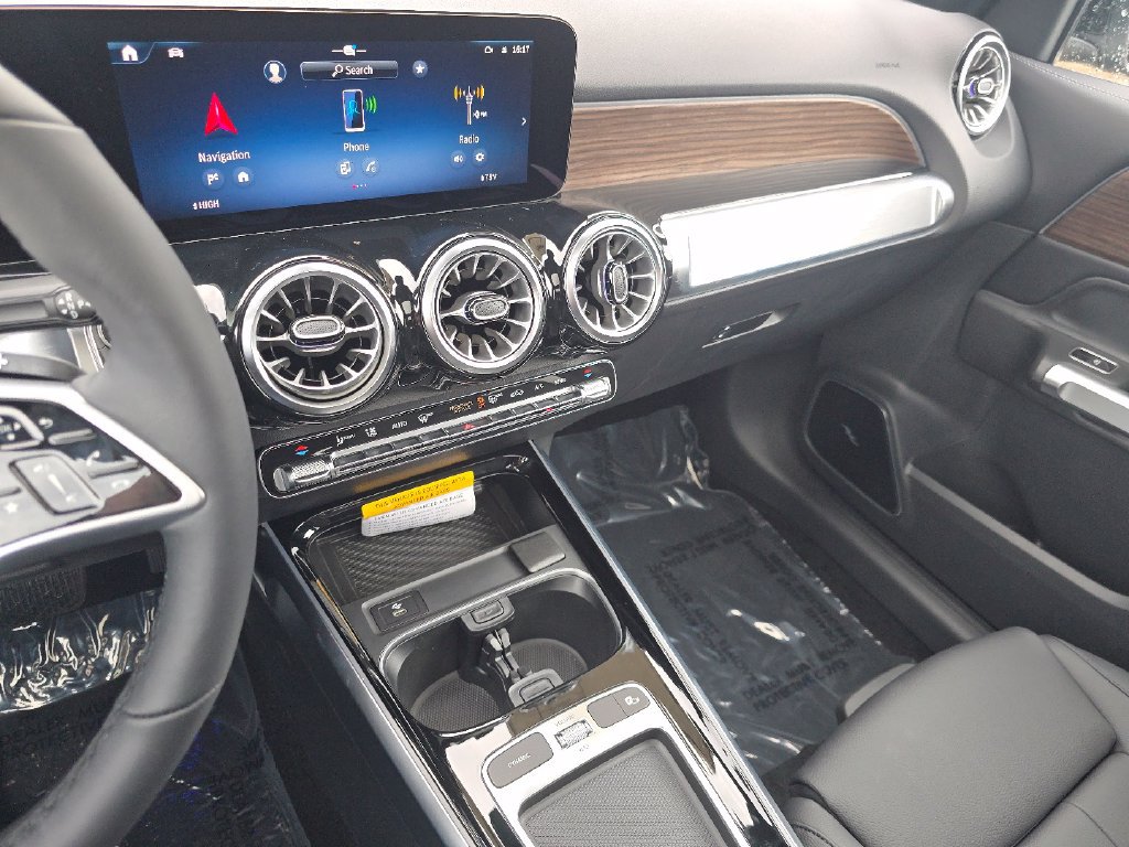 New 2026 Mercedes-Benz GLB 250 4MATIC image 31