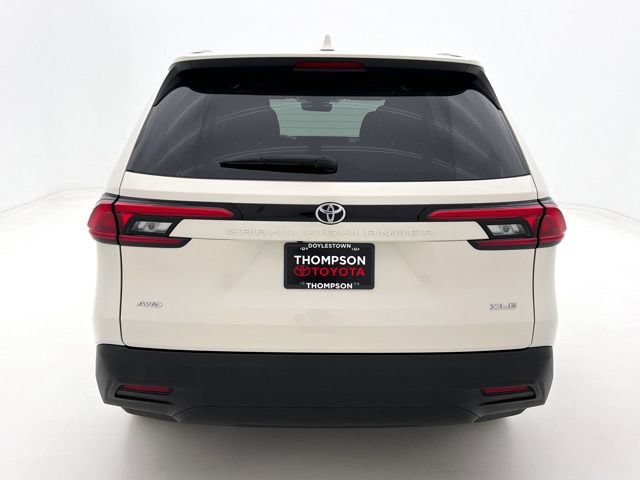 Used 2024 Toyota Grand Highlander AWD image 8