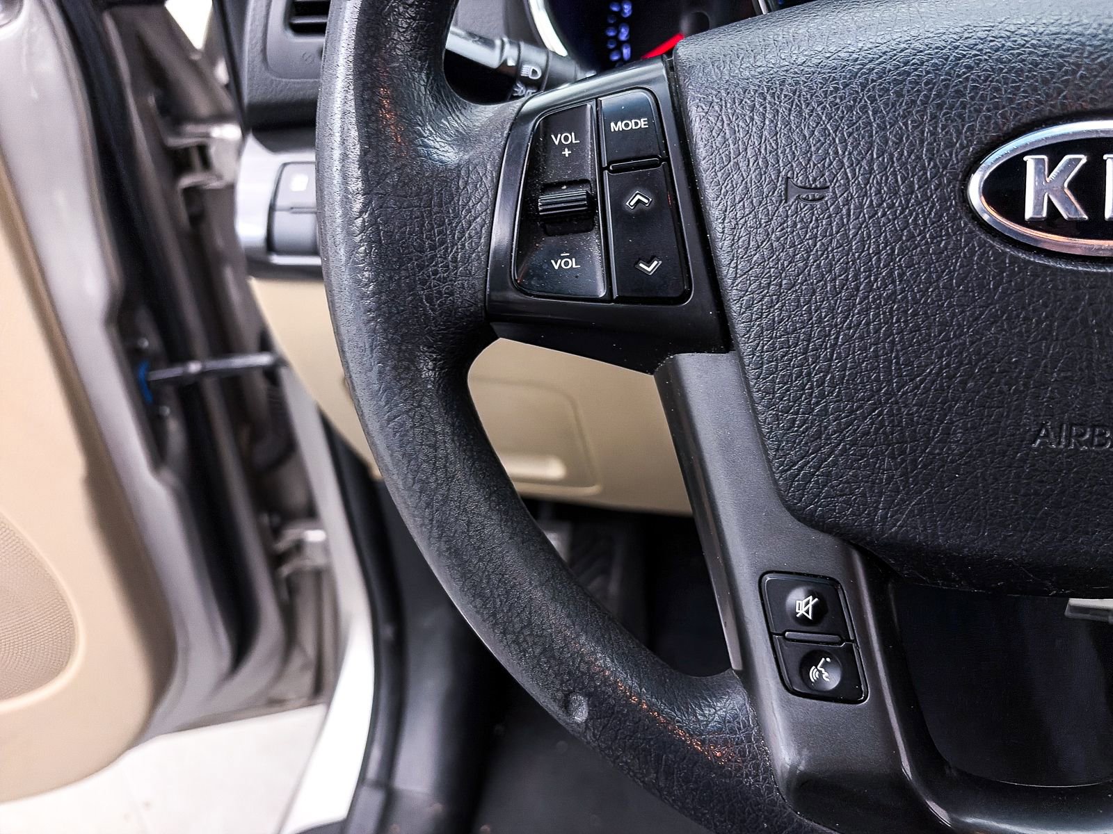 Used 2013 Kia Sorento LX image 22