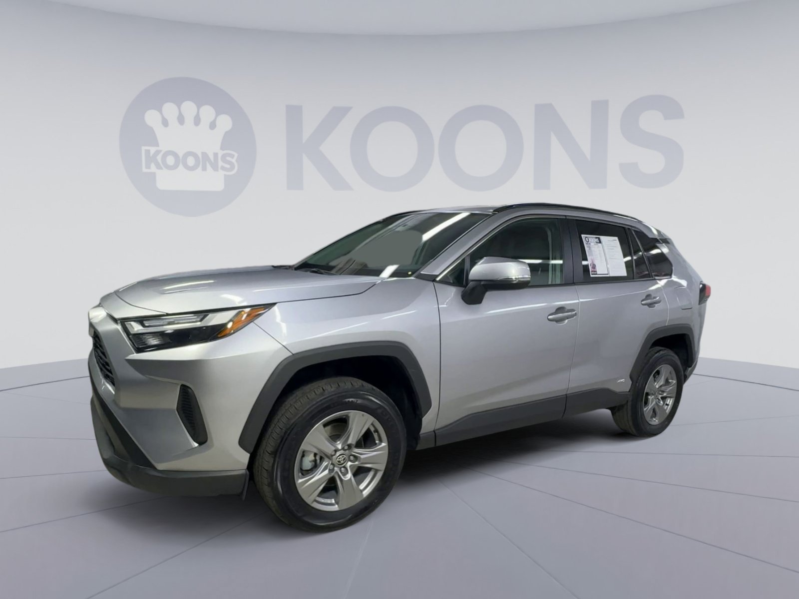 Used 2024 Toyota RAV4 LE AWD/4WD image 5