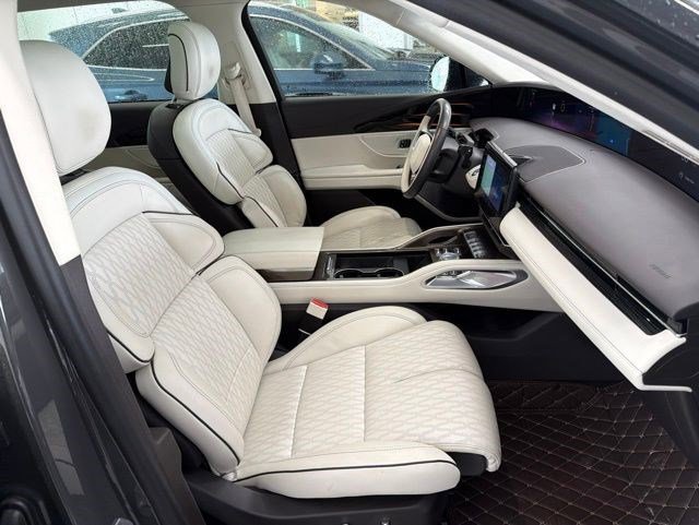 Used 2024 Lincoln Nautilus Black Label AWD/4WD image 23