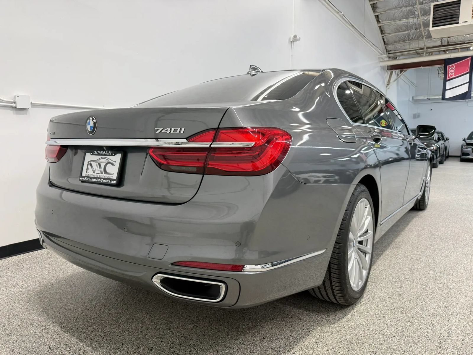Used 2017 BMW 740i xDrive AWD/4WD image 16