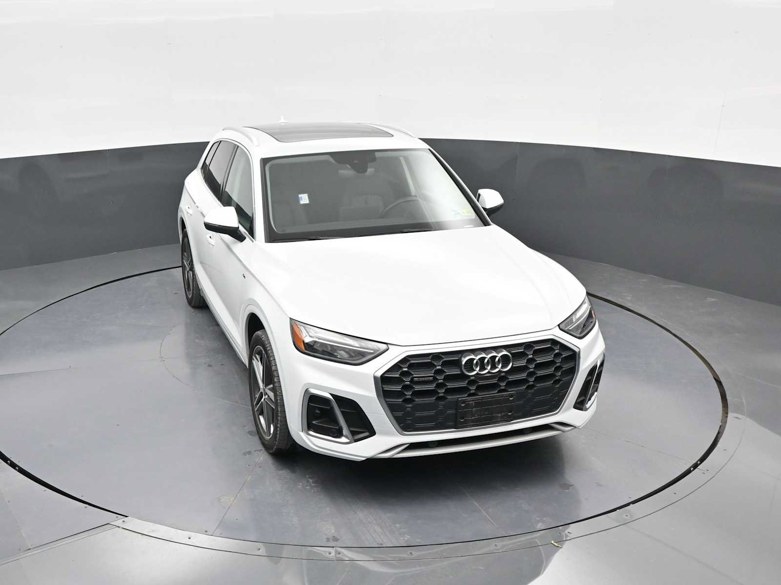 Used 2021 Audi Q5 e Premium Plus AWD/4WD image 25
