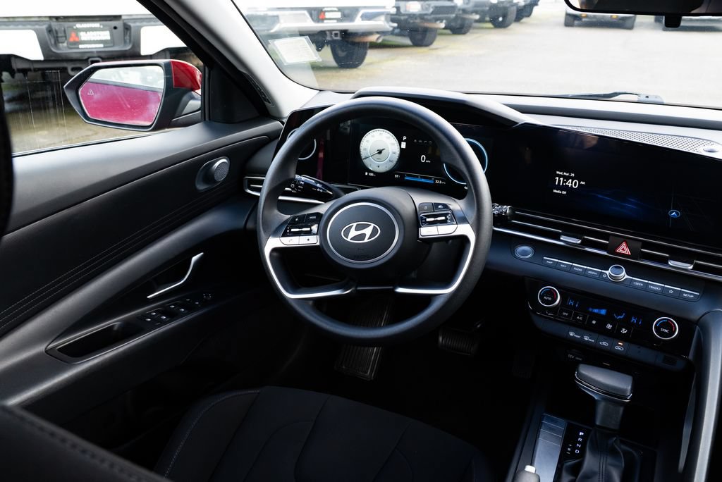 Used 2024 Hyundai Elantra SEL FWD image 9
