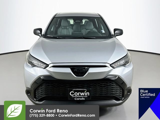 Used 2025 Toyota Corolla Cross AWD Hybrid video 2