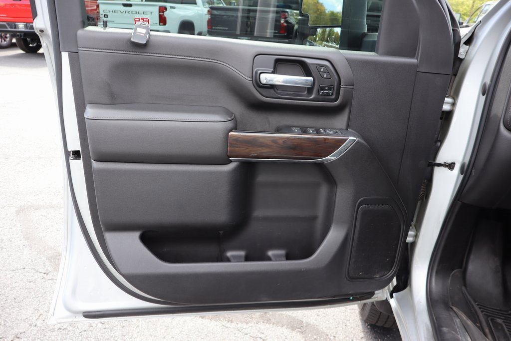 Used 2022 GMC Sierra 3500 SLT w/ SLT Convenience Package image 21