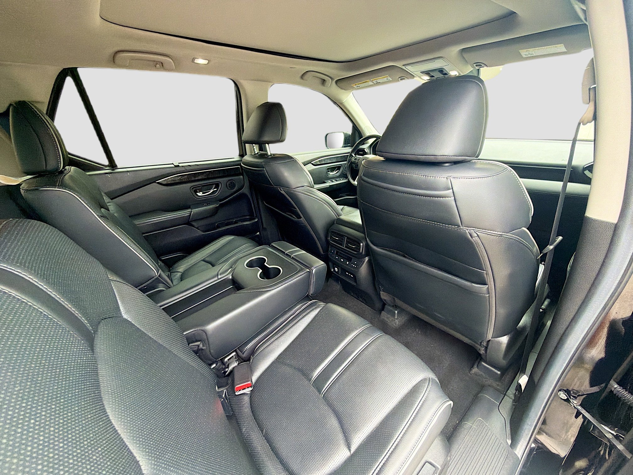 Used 2025 Honda Pilot Elite image 30