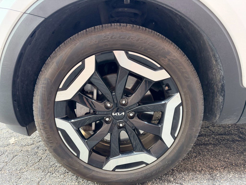 Used 2025 Kia Telluride S image 9