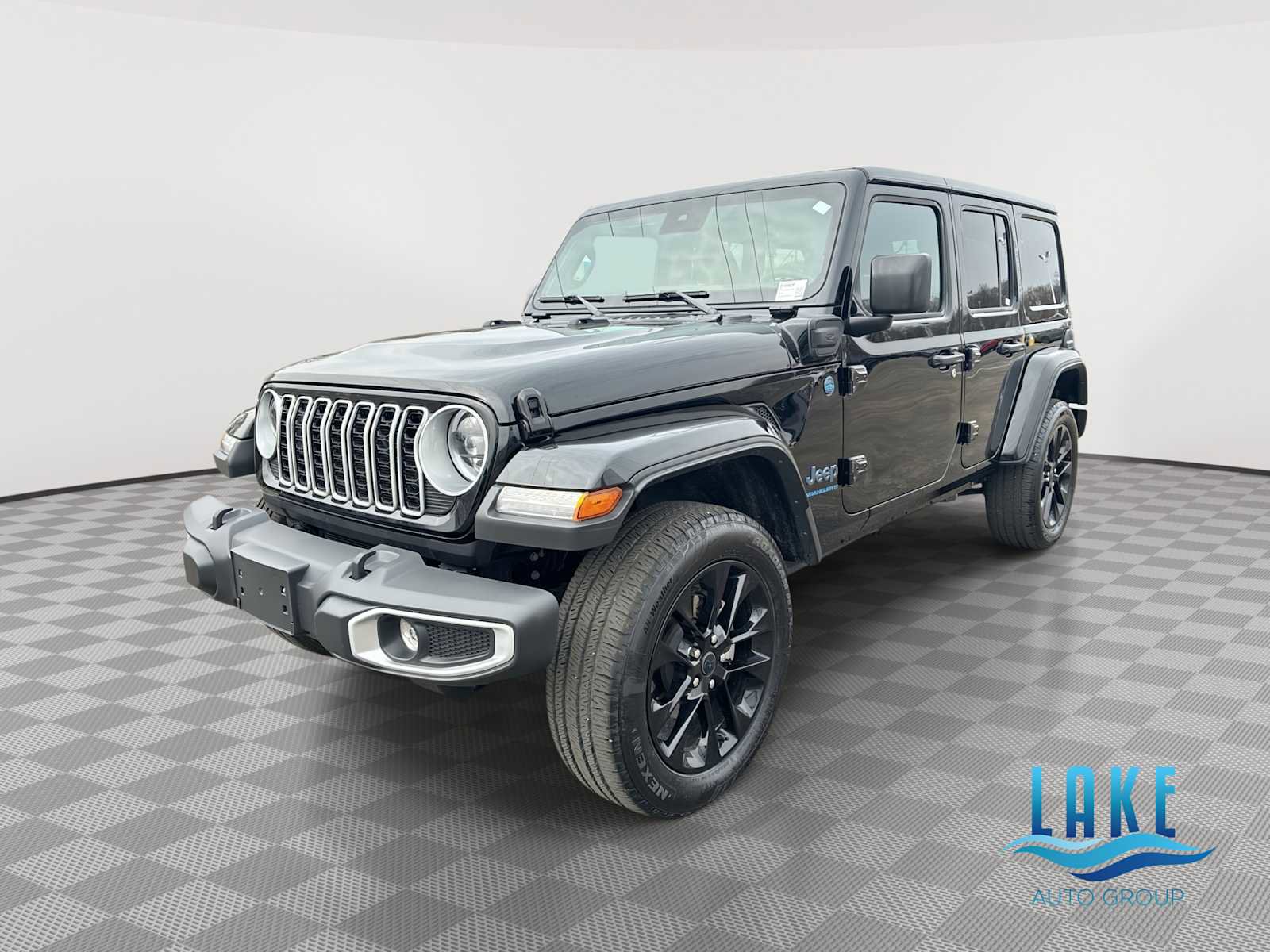 Used 2025 Jeep Wrangler Unlimited Sahara w/ Safety Group image 1