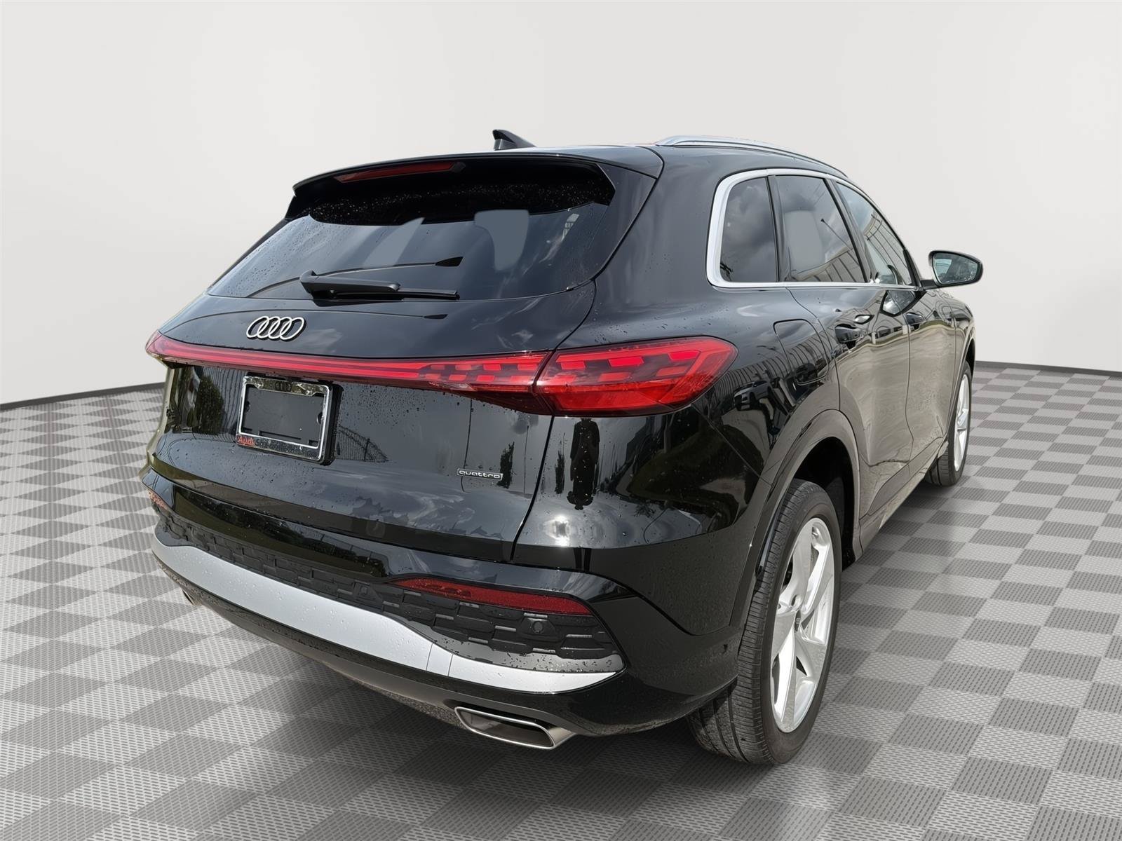 Used 2025 Audi Q5 Premium Plus w/ Premium Plus AWD/4WD image 5