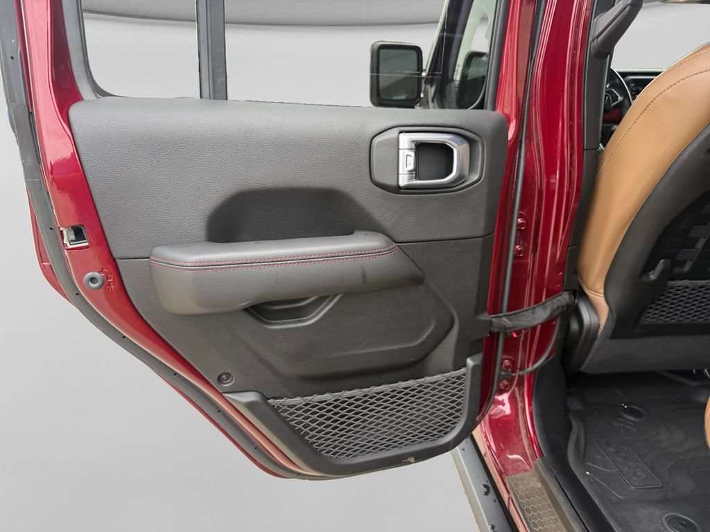 Used 2022 Jeep Gladiator Rubicon w/ LED Lighting Group AWD/4WD image 11