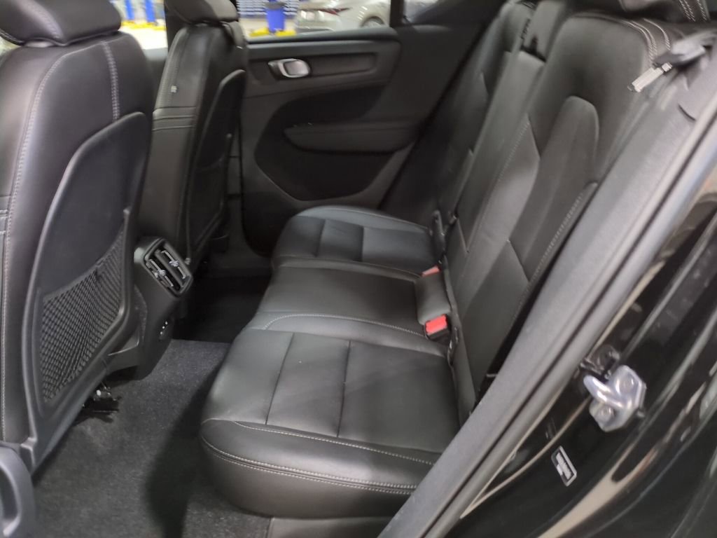 Used 2021 Volvo XC40 T5 Inscription image 18