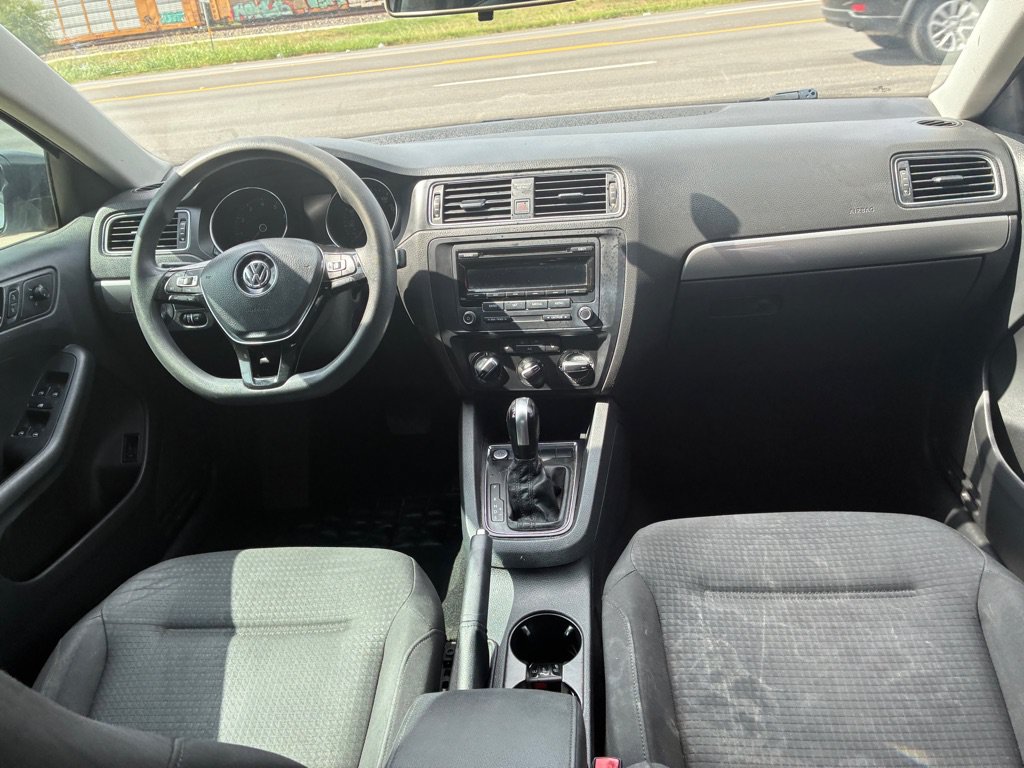 Used 2015 Volkswagen Jetta SE FWD image 26