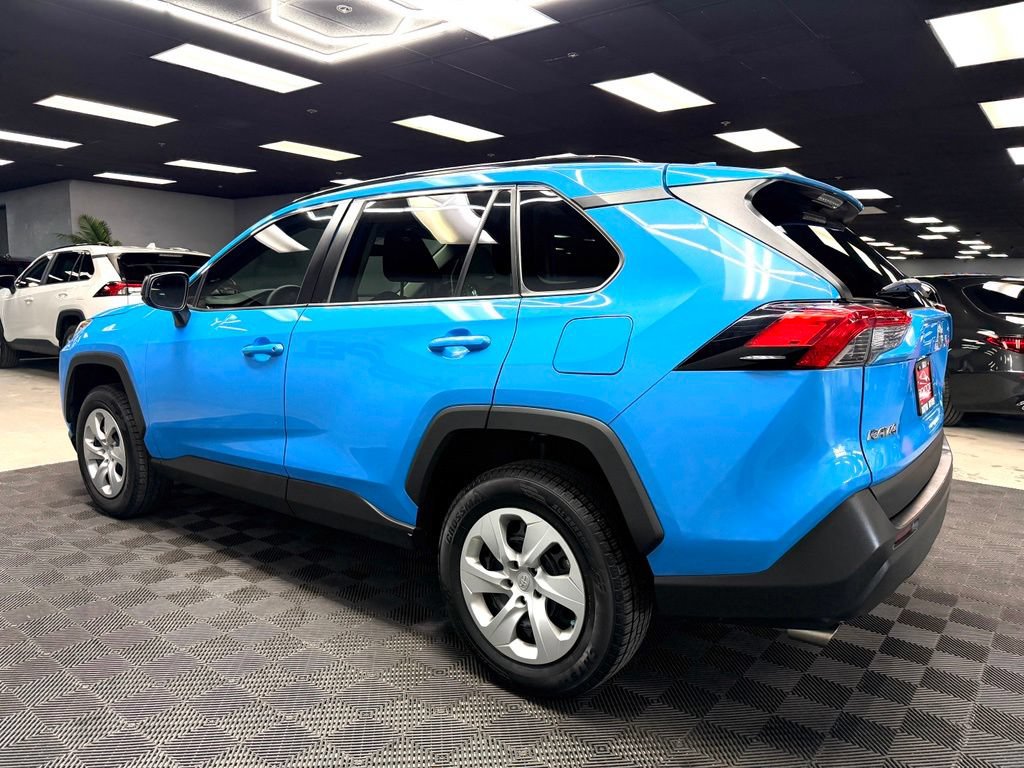 Used 2020 Toyota RAV4 LE FWD image 9