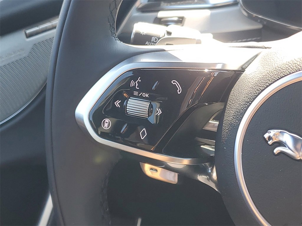 New 2025 Jaguar F-PACE R-Dynamic S image 15