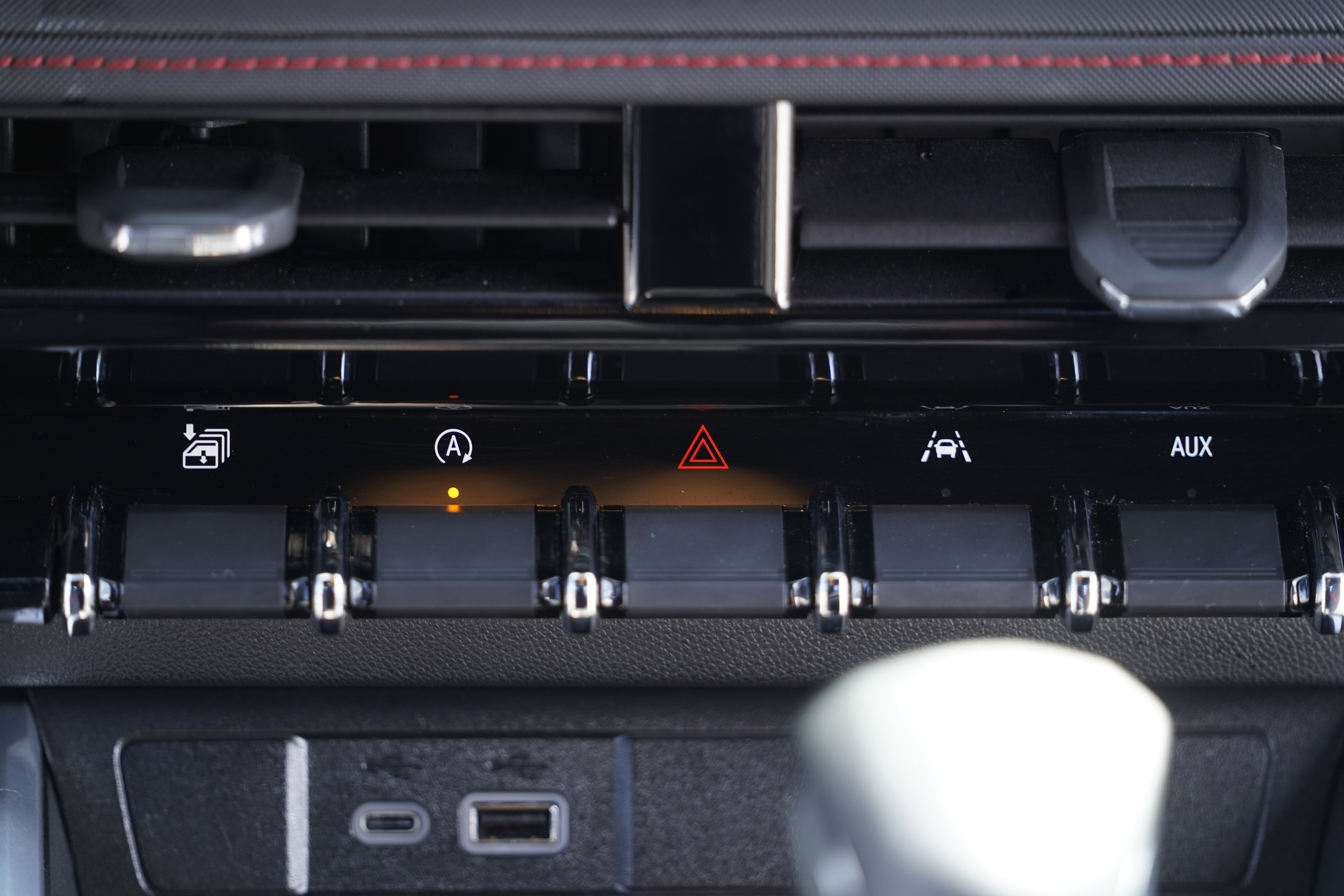 Used 2024 Chevrolet Colorado Z71 w/ Safety Package image 27