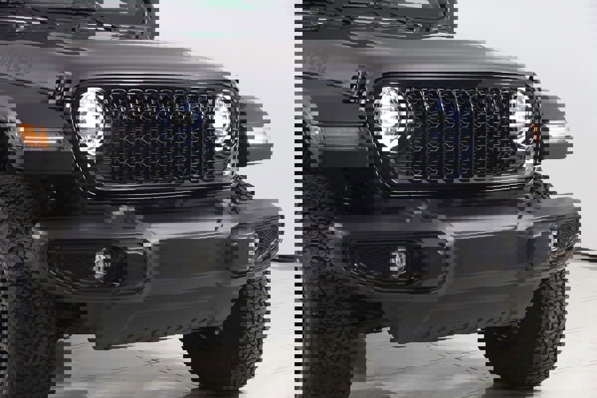 Used 2024 Jeep Wrangler Willys image 37