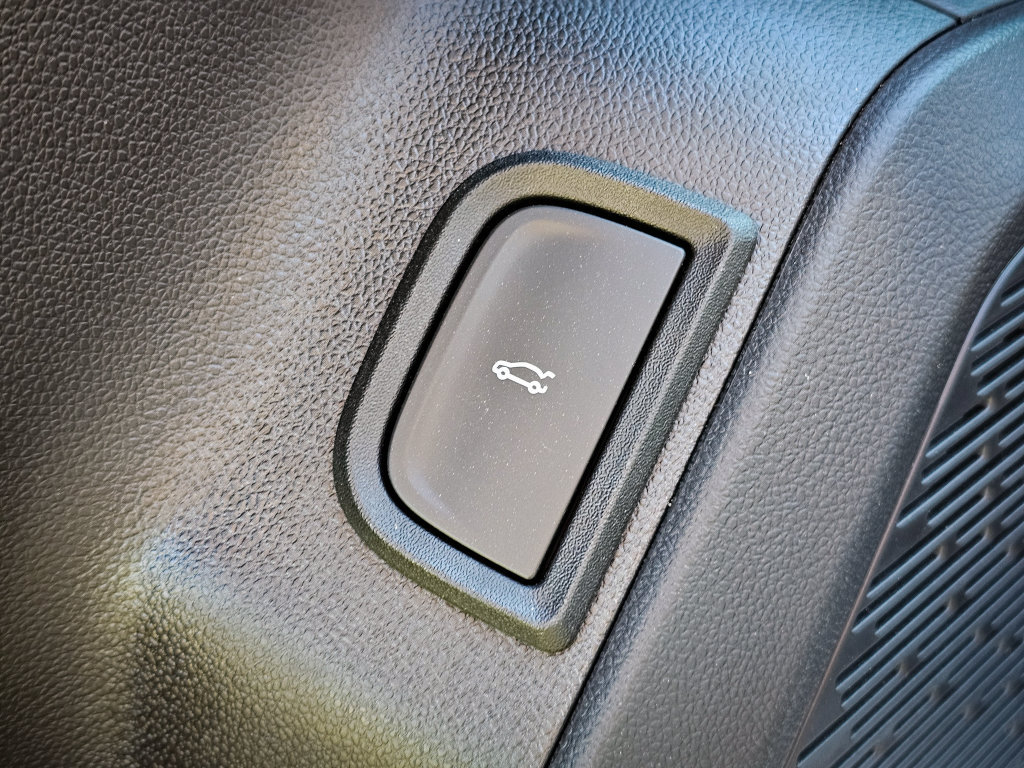 New 2027 GMC Terrain Elevation w/ Elevation Premium Package AWD/4WD image 12