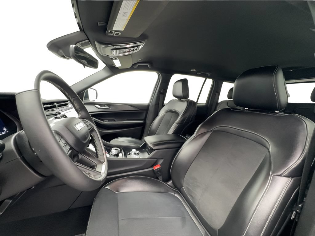 Used 2024 Jeep Grand Cherokee Altitude RWD image 19