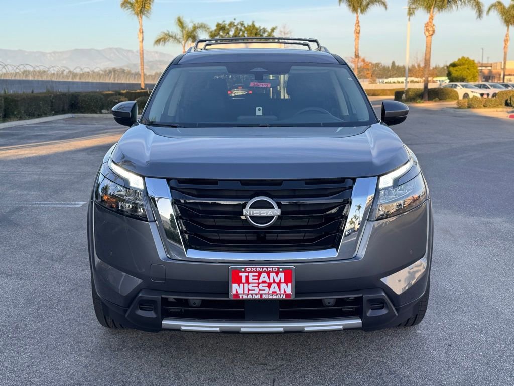 New 2025 Nissan Pathfinder SL image 3