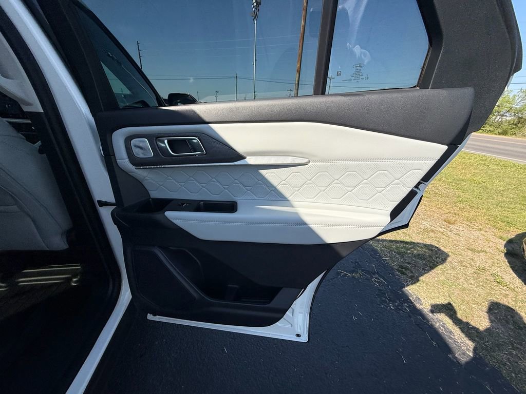 Used 2025 Ford Explorer Platinum w/ Ultimate Package image 20