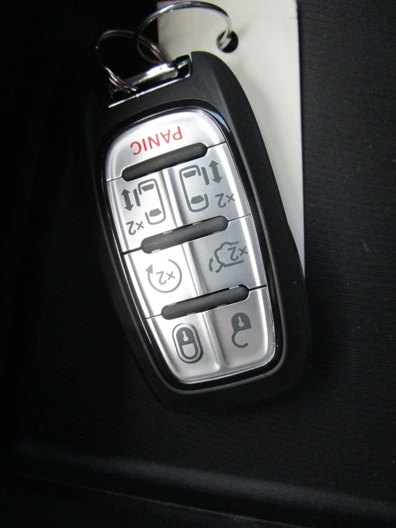 New 2026 Chrysler Pacifica Select FWD image 50