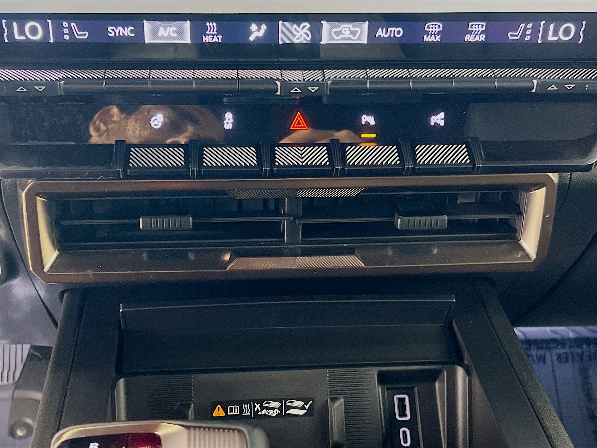 Used 2024 GMC Hummer EV 2X w/ LPO, Illumination Package image 16