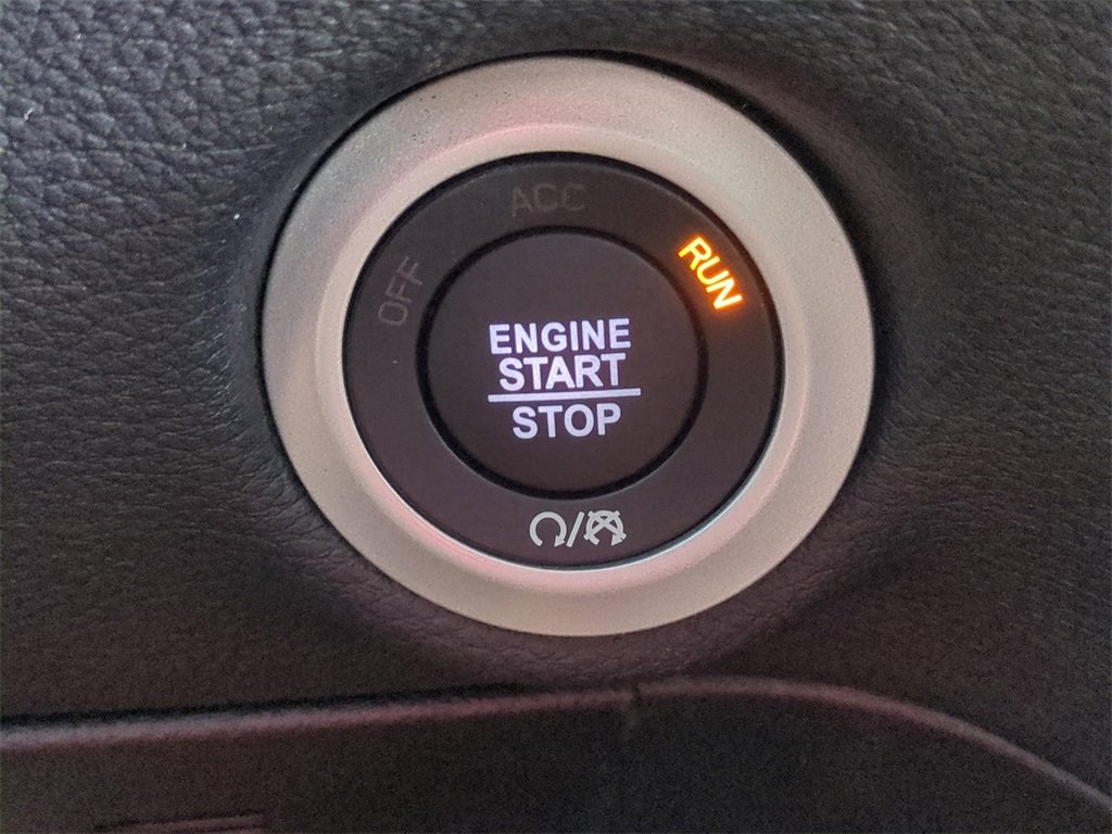 New 2026 Chrysler Pacifica Select image 30