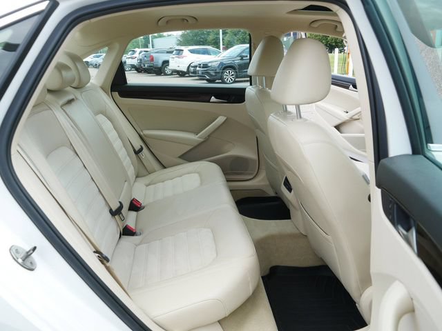 Used 2014 Volkswagen Passat 1.8T SEL Premium FWD image 19
