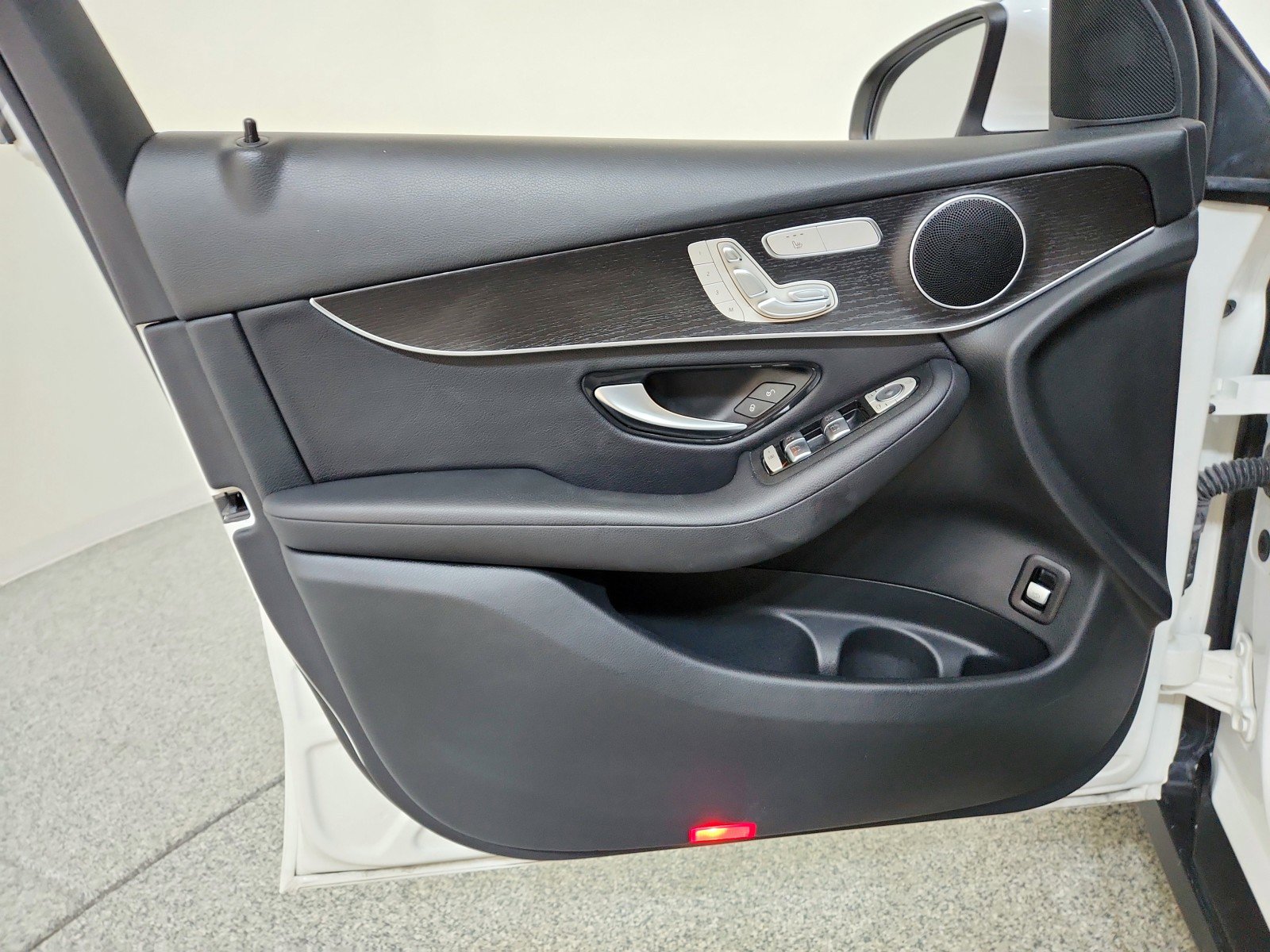 Used 2021 Mercedes-Benz GLC 300 GLC 300 image 21