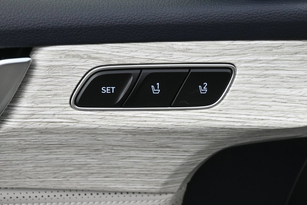 Used 2025 Hyundai Palisade Calligraphy FWD image 5