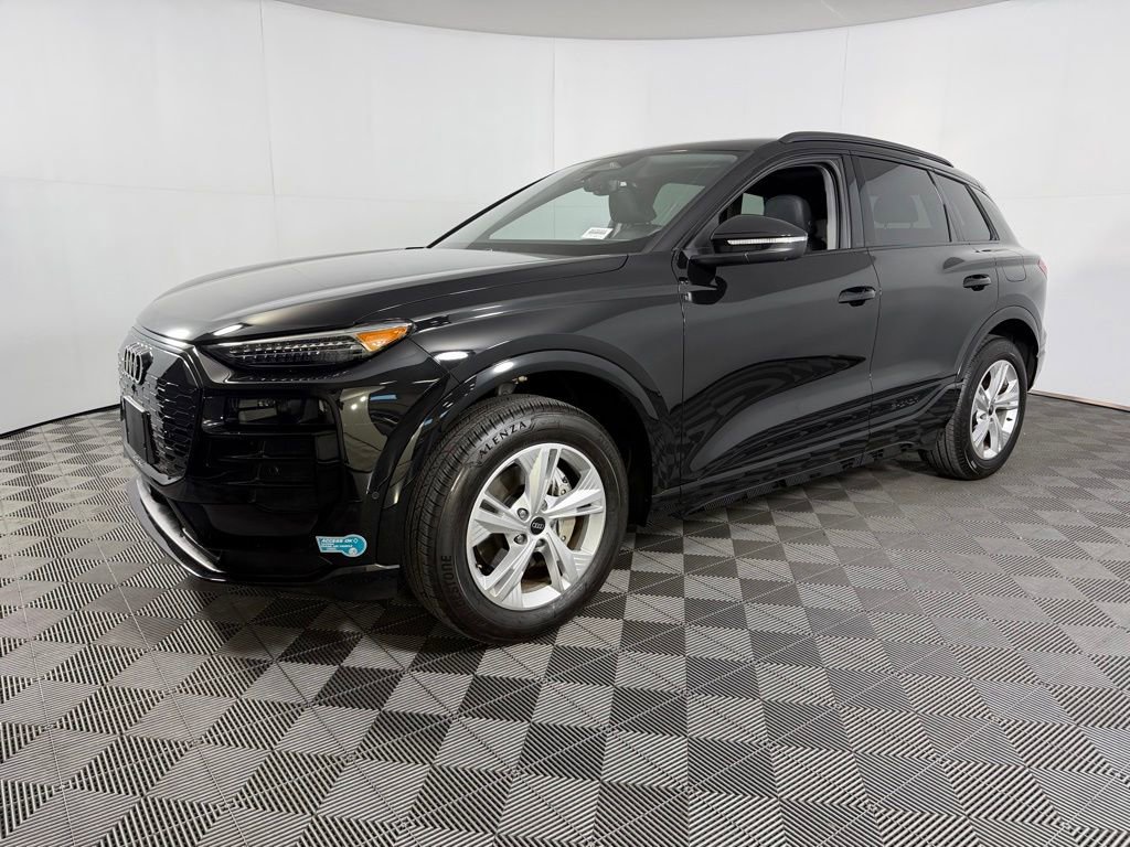 Used 2025 Audi Q6 e-tron Premium Plus w/ Premium Plus RWD image 4
