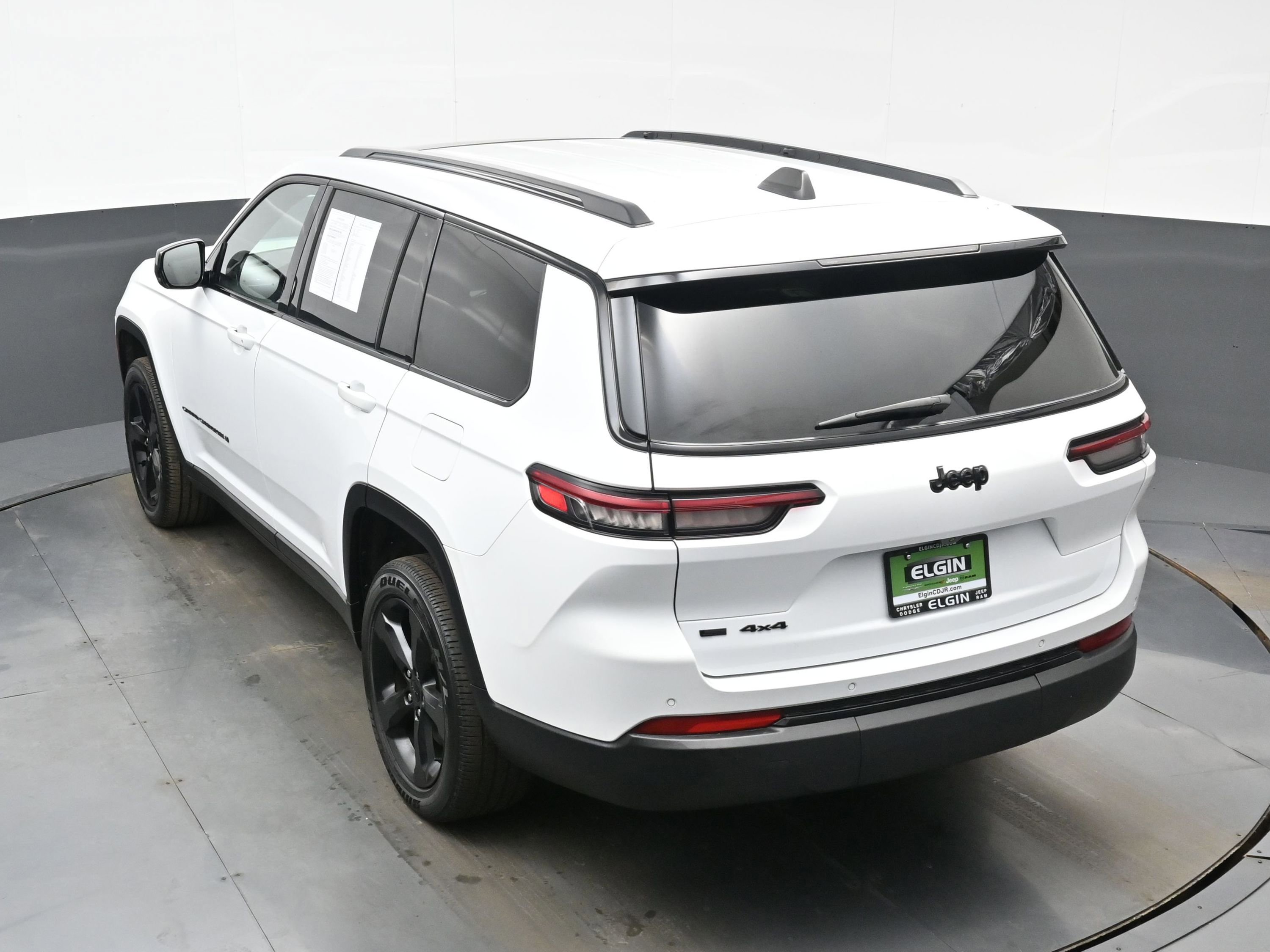 Used 2023 Jeep Grand Cherokee L Laredo image 36