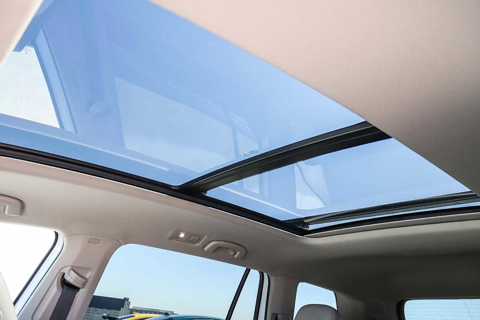 Used 2021 Volkswagen Atlas SEL Premium image 27