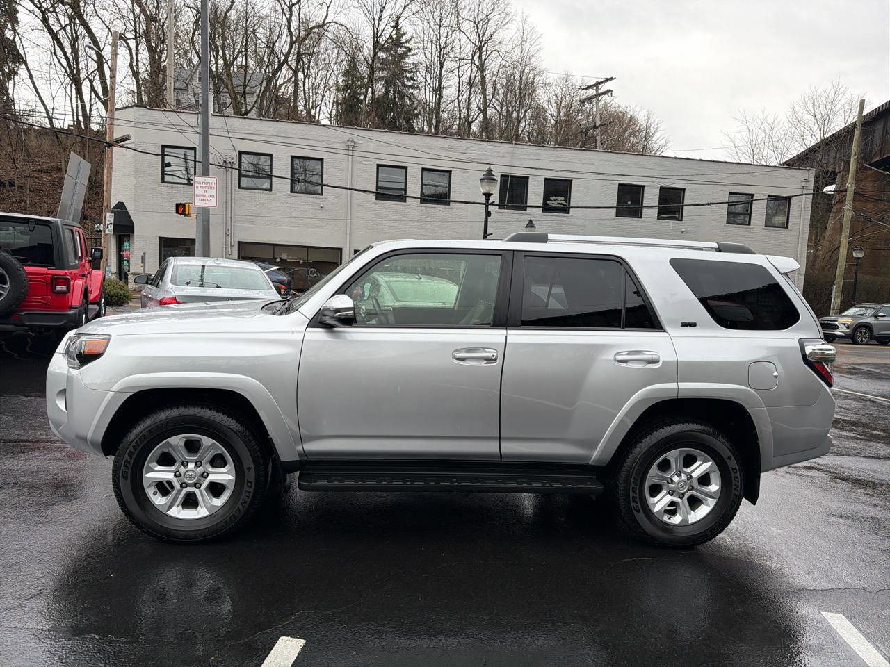 Used 2019 Toyota 4Runner SR5 Premium image 2