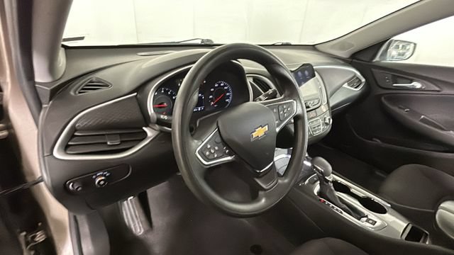 Used 2023 Chevrolet Malibu LT FWD image 13