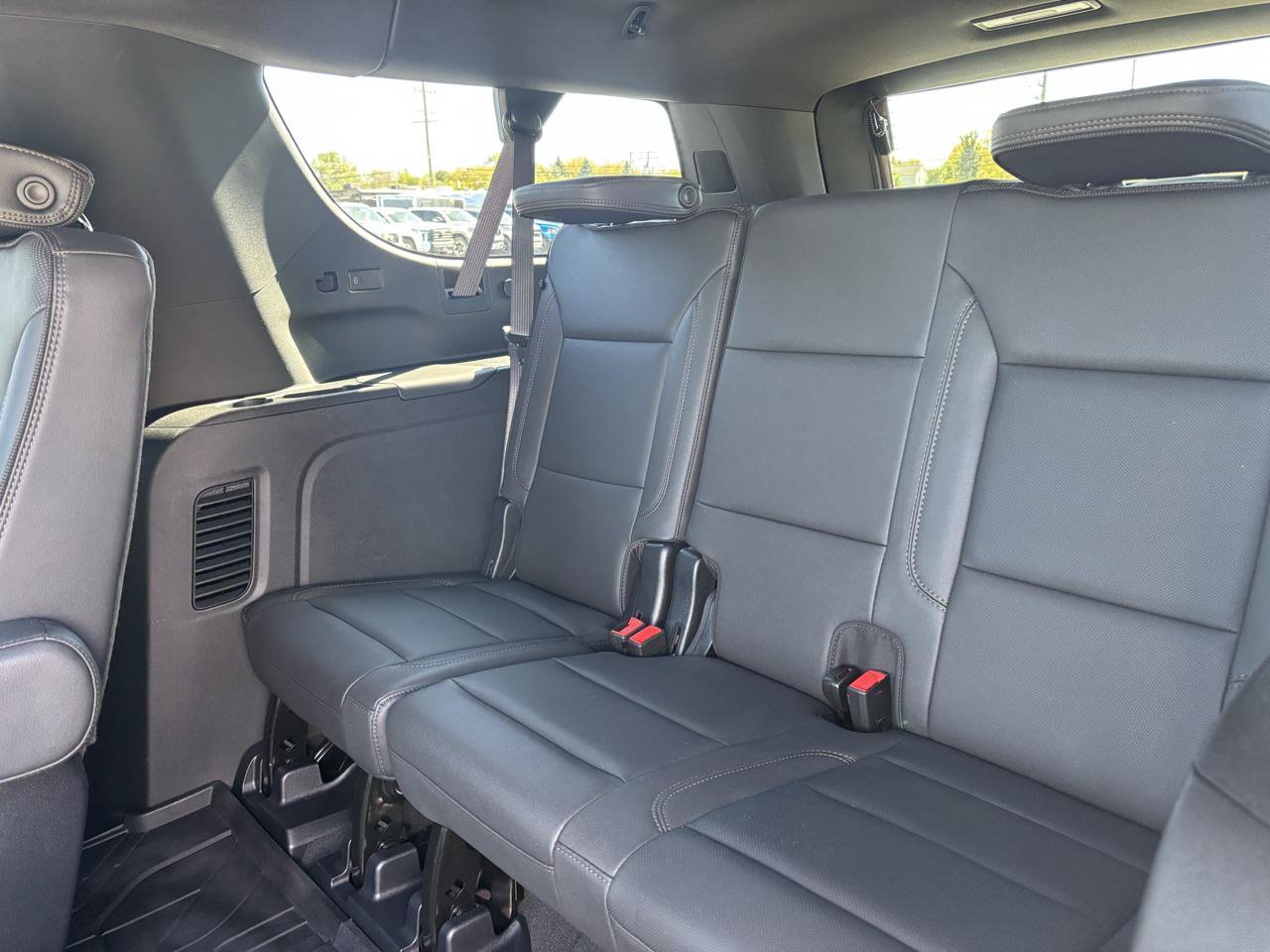 Used 2025 Chevrolet Suburban High Country AWD/4WD image 11
