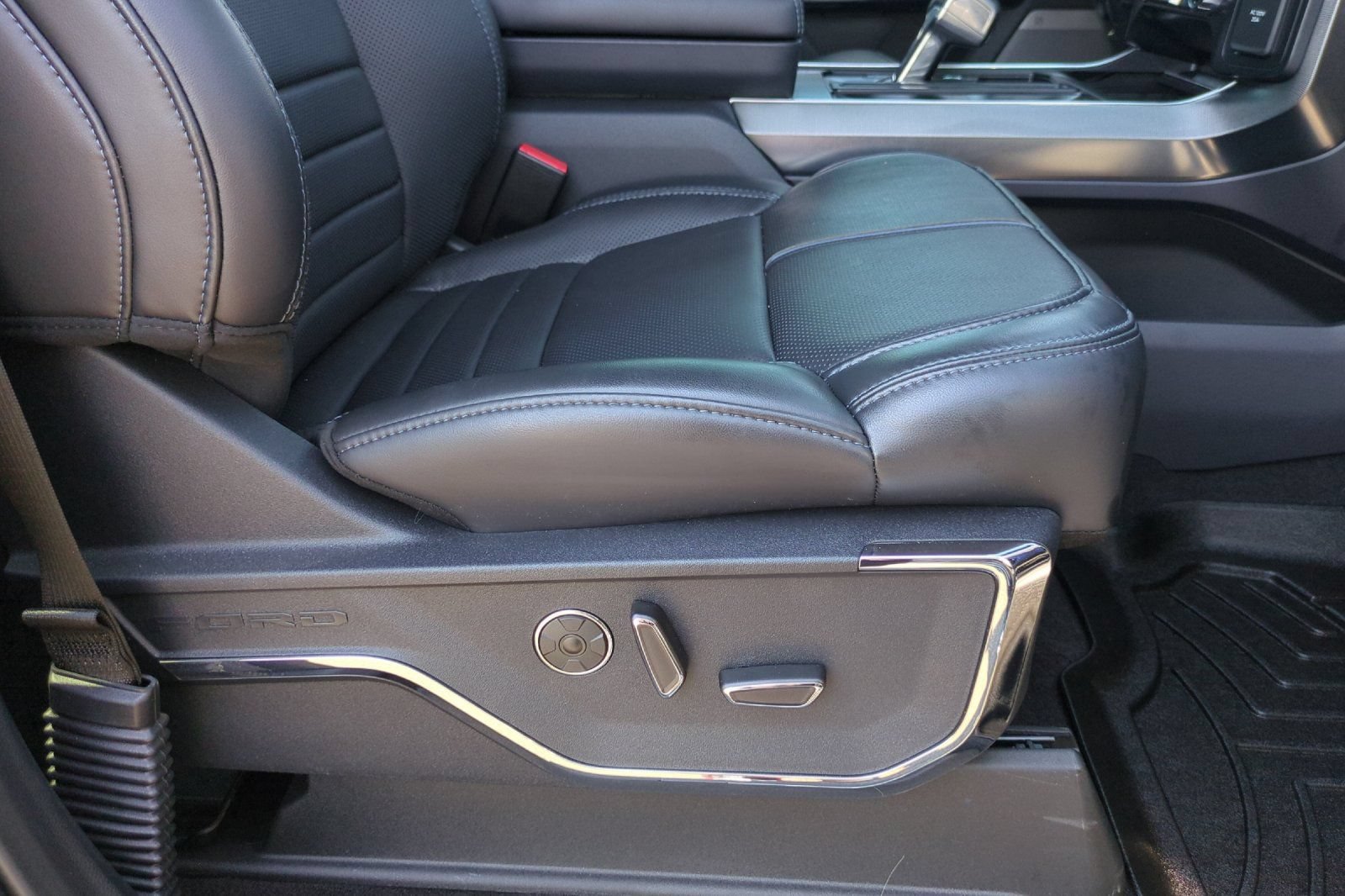 Used 2025 Ford F150 Platinum AWD/4WD image 22