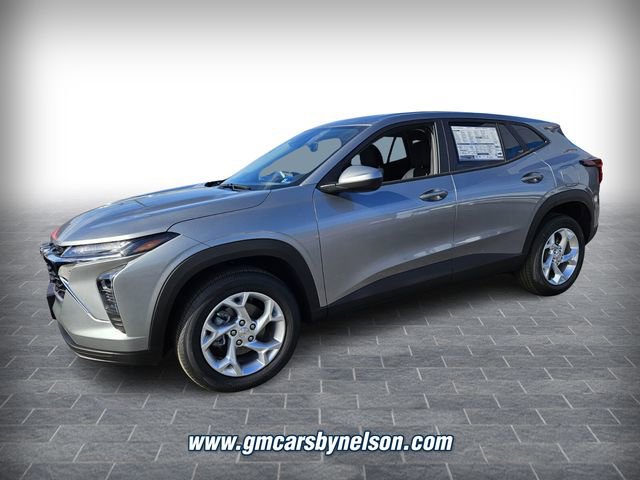 New 2026 Chevrolet Trax LS w/ LS Convenience Package FWD image 3