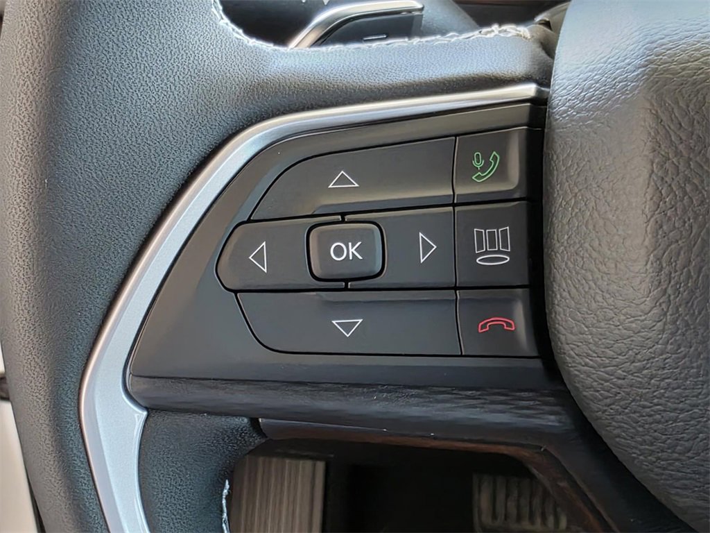 New 2025 Jeep Grand Cherokee L Altitude image 26