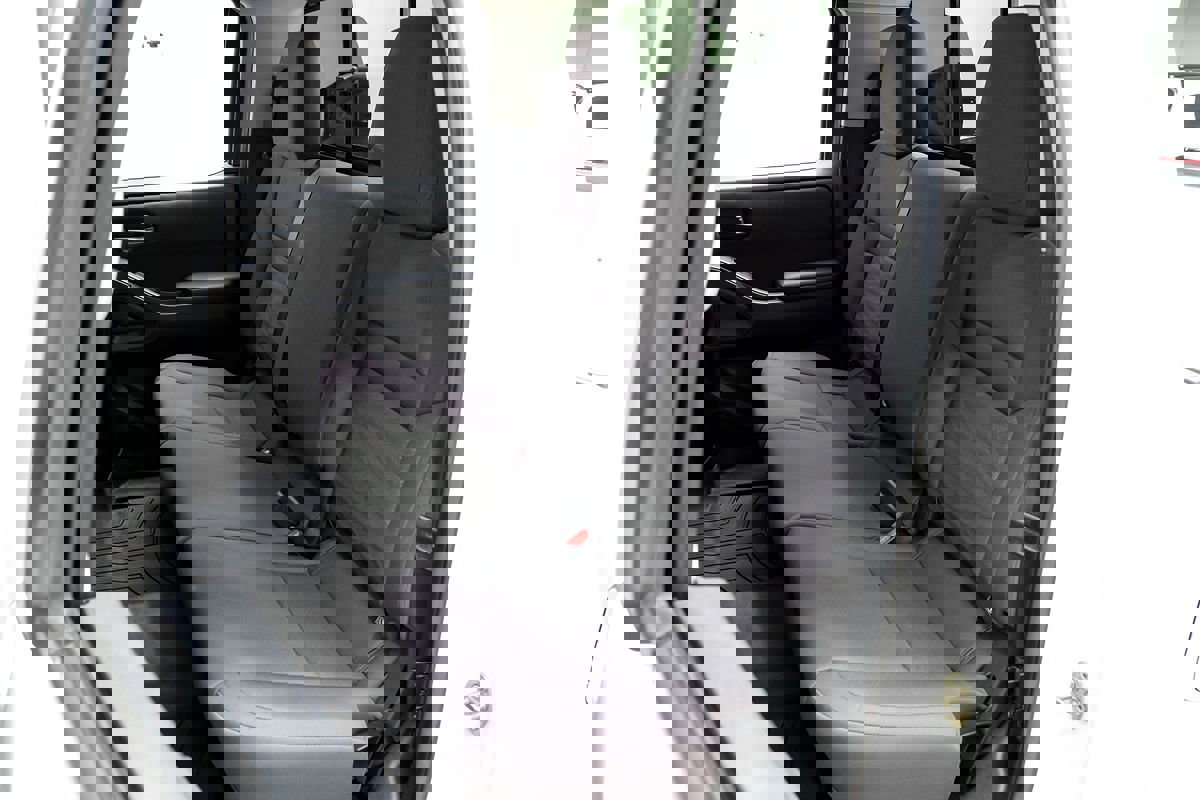 Used 2025 Nissan Frontier S image 31