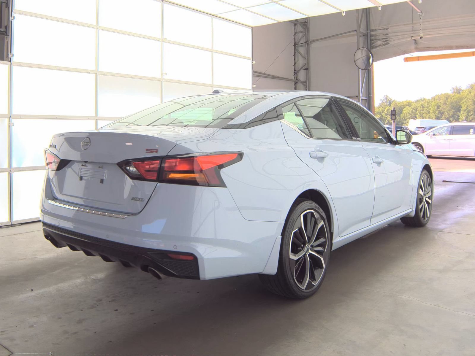 Used 2023 Nissan Altima 2.5 SR AWD/4WD image 6