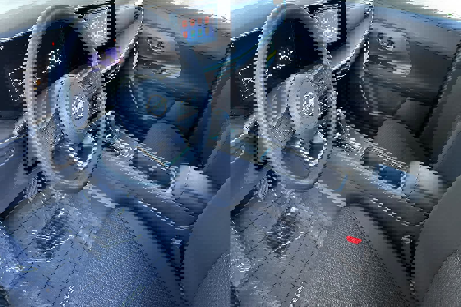 New 2025 Nissan Kicks S image 11