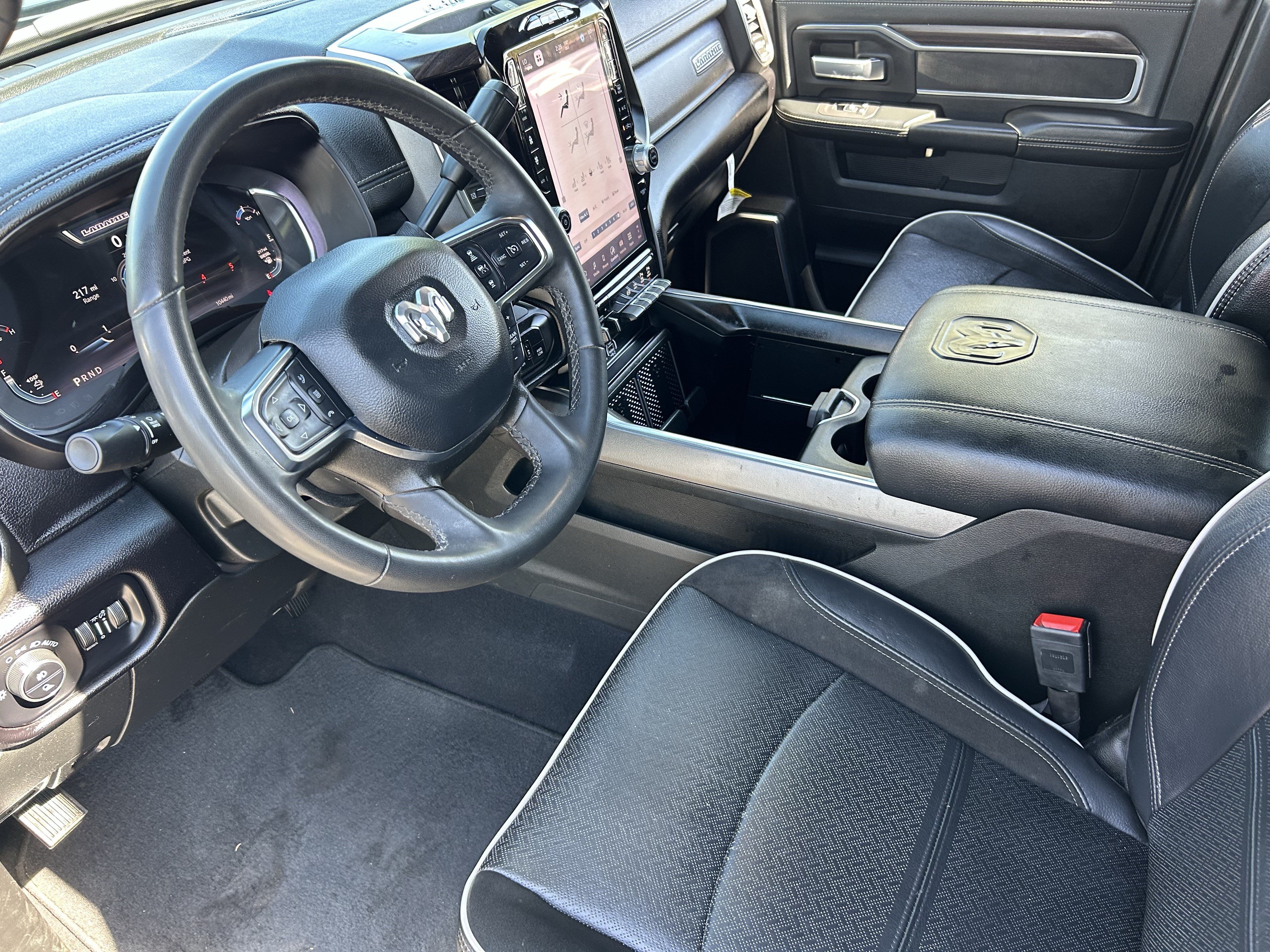 Used 2025 RAM 2500 Laramie AWD/4WD image 16
