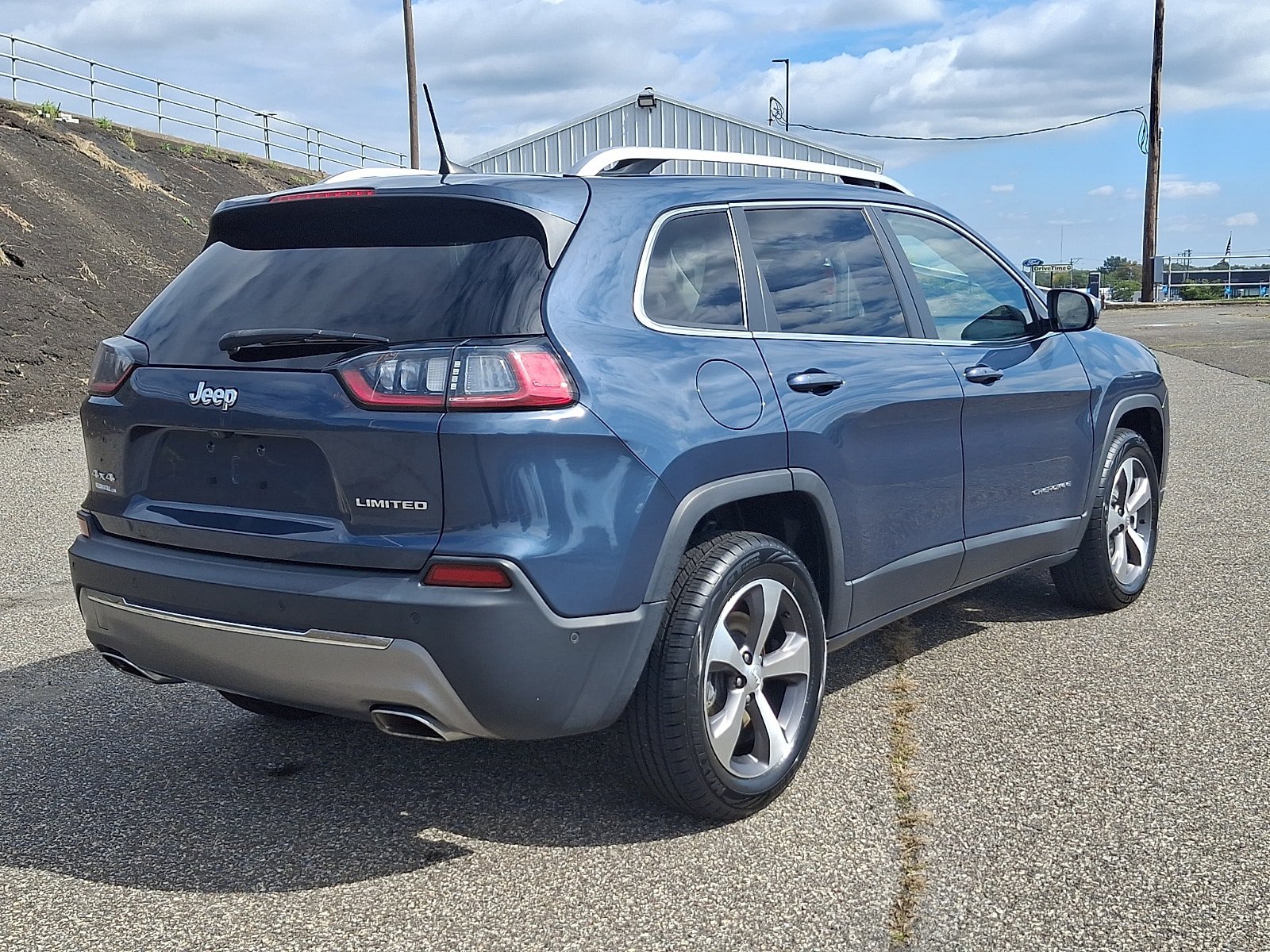 Used 2021 Jeep Cherokee Limited AWD/4WD image 6