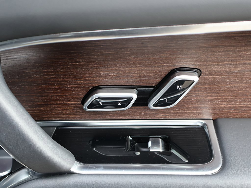 Used 2023 Land Rover Range Rover SE image 42