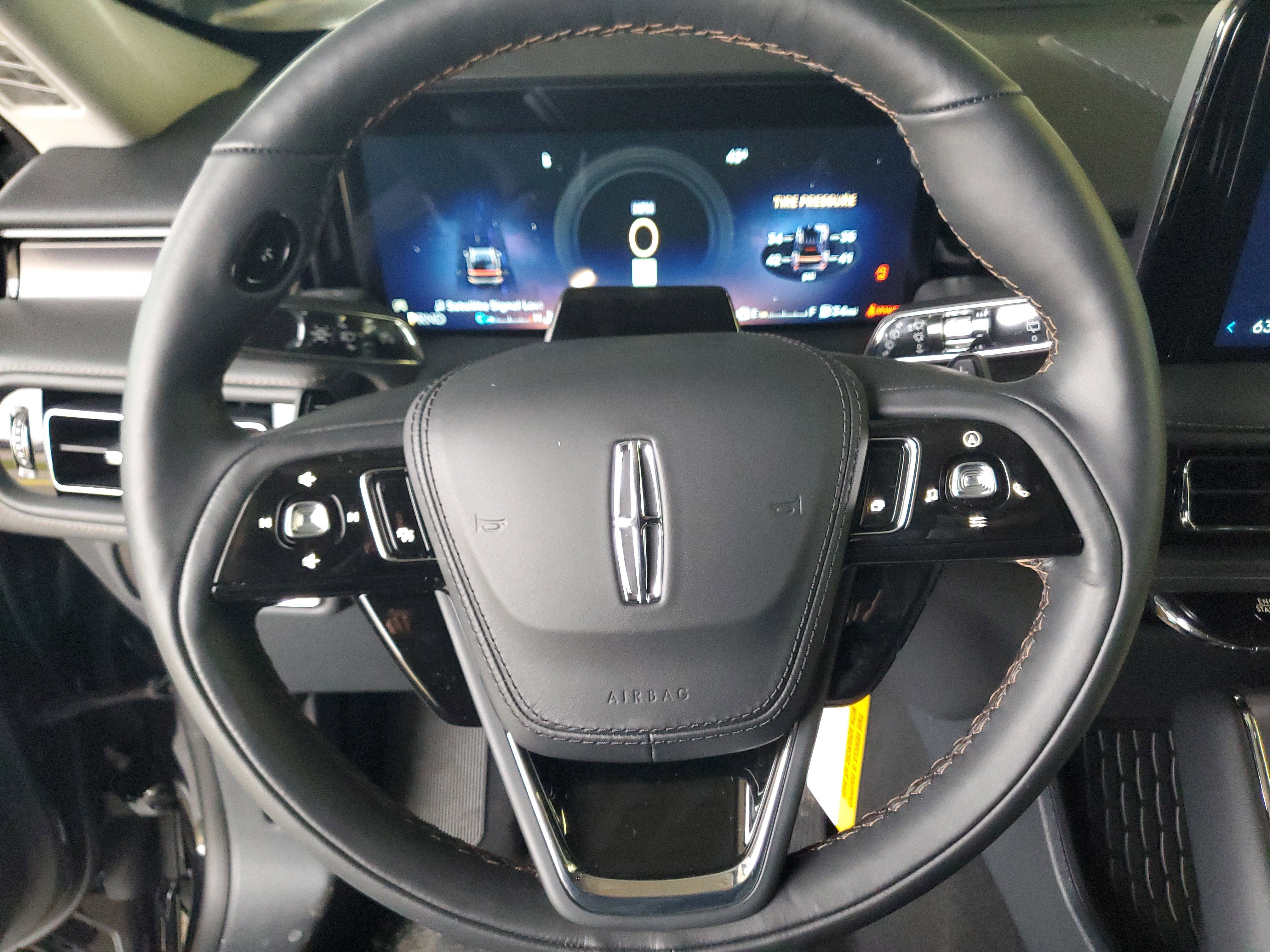 New 2026 Lincoln Aviator AWD image 14