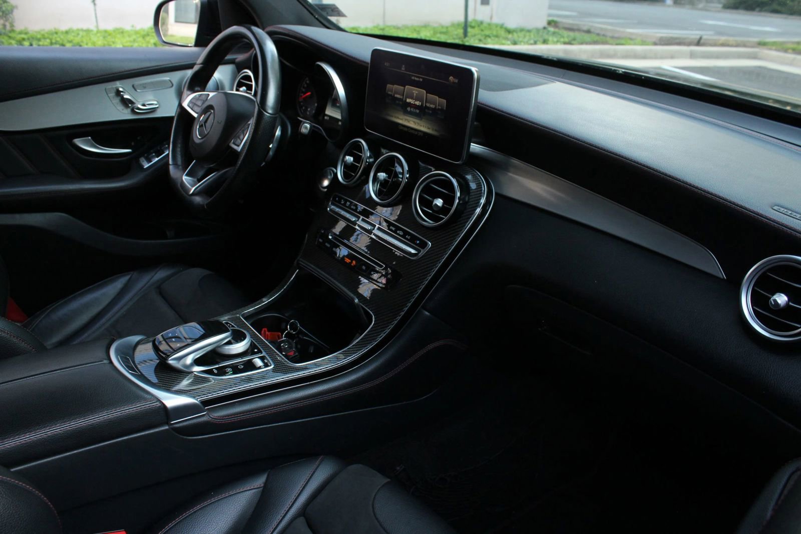 Used 2019 Mercedes-Benz GLC 43 AMG 4MATIC image 28